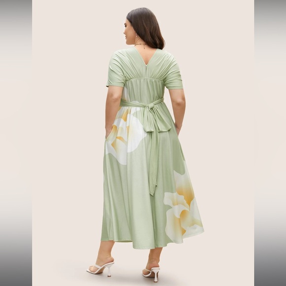 NWT Bloomchic 3 way look Elegant Green Floral Maxi Dress size 22/24 🌸🌺🌹222 - Picture 4 of 9